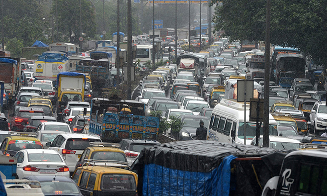 Cảnh tắc đường tại Mumbai. Ảnh: AFP