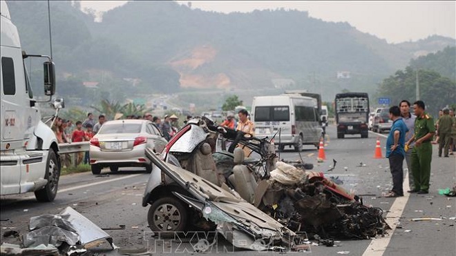 Liên tiếp xảy ra hai vụ tai nạn giao thông tại Thung Khe, Hòa Bình