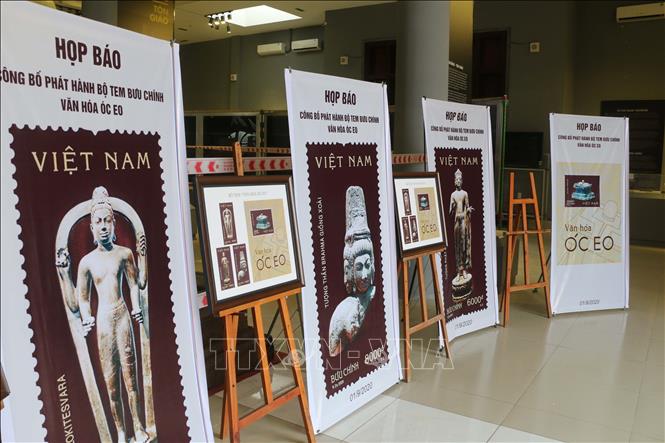 Một góc trưng bày, giới thiệu bộ tem “Văn hóa Óc Eo” tại Nhà trưng bày hiện vật của Ban Quản lý Di tích Văn hóa Óc Eo tỉnh An Giang. Ảnh: Công Mạo -TTXVN