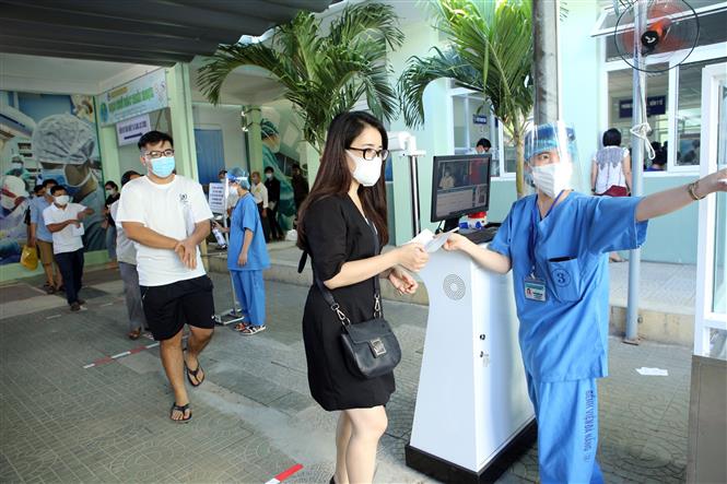 Bệnh viện Đà Nẵng mở cửa trở lại để khám, chữa bệnh cho người dân