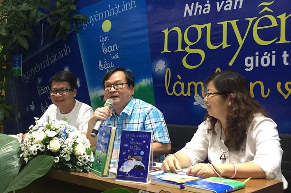 Nhà văn Nguyễn Nhật Ánh trong một buổi ra mắt sách