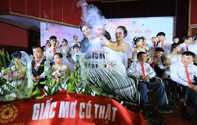 Trong ảnh: “Giấc mơ có thật” năm 2020 là một hoạt động xã hội mang tính nhân văn sâu sắc, qua đó Ban tổ chức muốn gửi tới xã hội thông điệp: "Hãy cùng nhau lan tỏa sự tôn trọng những khác biệt, tinh thần bình đẳng, sự sẻ chia và tình yêu thương để không ai bị bỏ lại phía sau". Ảnh: Thành Đạt - TTXVN