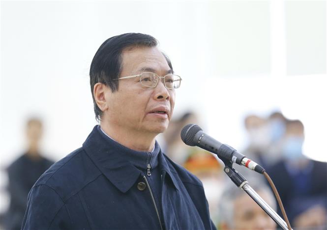 Trong ảnh: Bị cáo Vũ Huy Hoàng (67 tuổi, cựu Bộ trưởng Bộ Công Thương) khai báo tại phiên tòa. Ảnh: Doãn Tấn - TTXVN