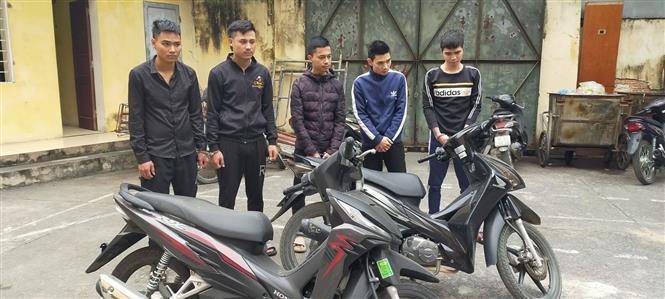 Các đối tượng trong nhóm Nguyễn Đình Bảo bị công an bắt giữ. Ảnh: Trịnh Duy Hưng - TTXVN