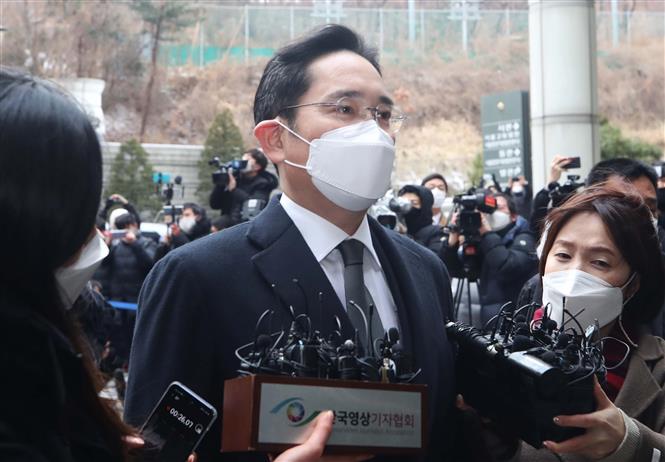 Người thừa kế Tập đoàn Samsung Lee Jae-yong tới Tòa án cấp cao Seoul, Hàn Quốc ngày 18/1/2021. Ảnh: Yonhap/TTXVN