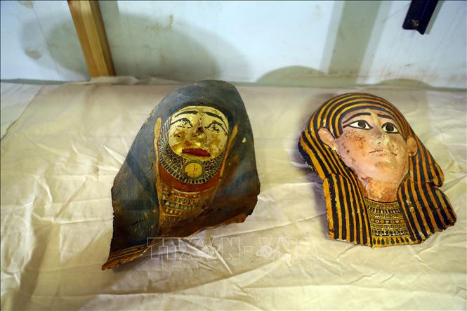 Các cổ vật được khai quật tại khu khảo cổ Saqqara ở phía Nam thủ đô Cairo, Ai Cập, ngày 17/1/2021. Ảnh: THX/TTXVN