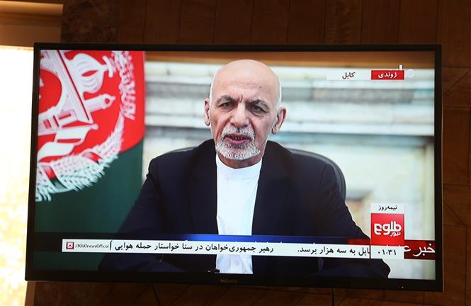 Tình hình Afghanistan, Afghanistan, chính quyền tổng thống  A.Ghani, chính quyền tổng thống  A.Ghani xin tị nạn ở Qatar, chính quyền tổng thống  A.Ghani xin tị nạn