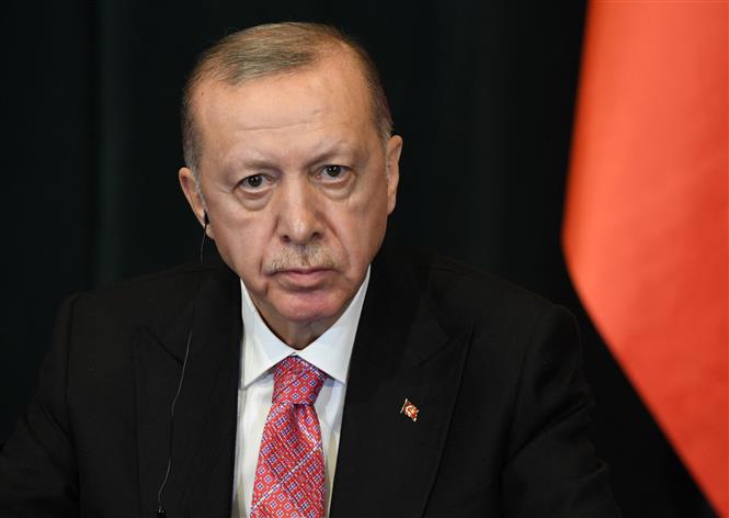 Tổng thống Thổ Nhĩ Kỳ dương tính với SARS-CoV-2, 50 nghị sĩ Iran mắc COVID-19