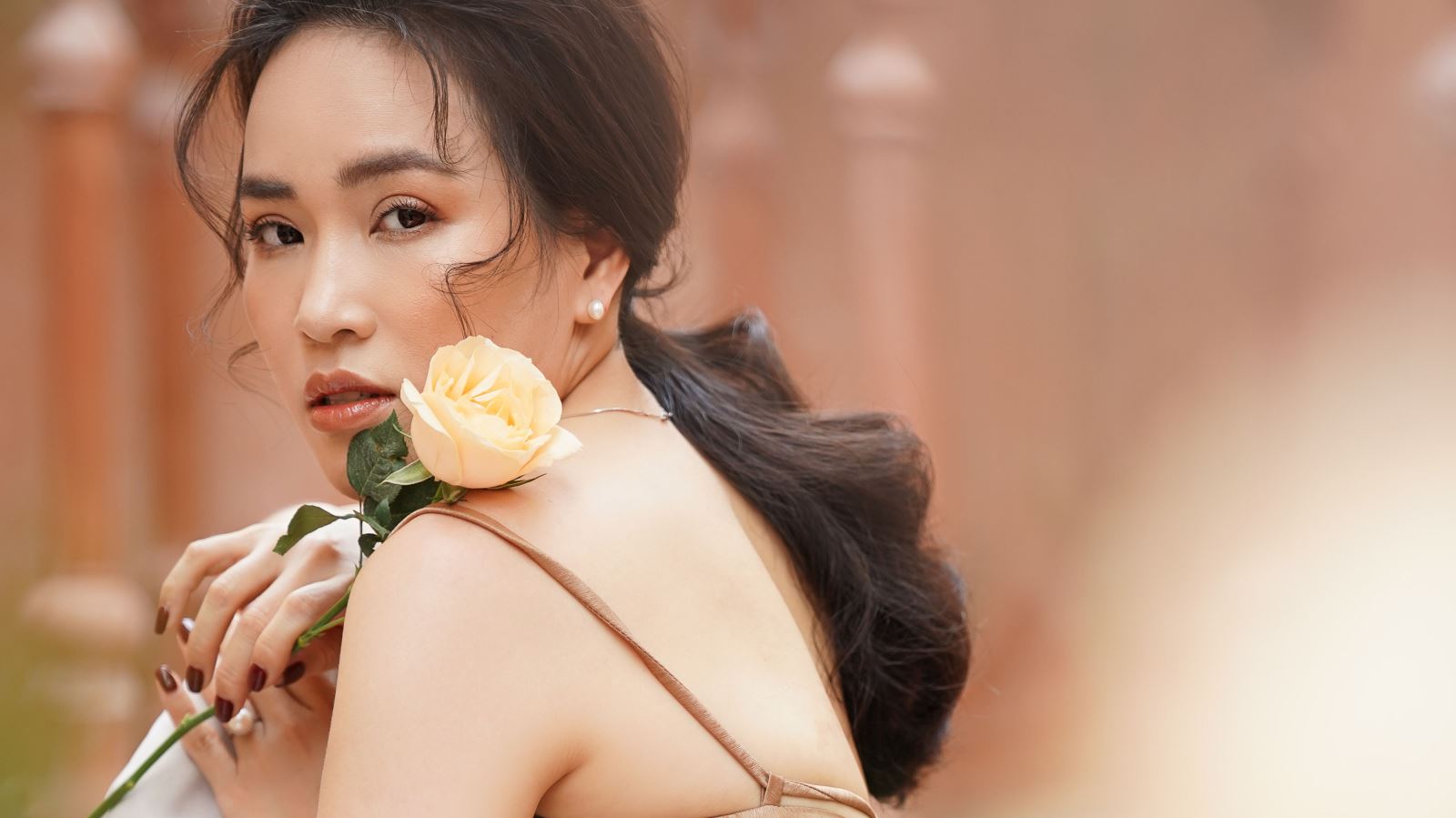 Ca sĩ Phan Thu Lan ra mắt album 'Đừng phá vỡ ân tình'