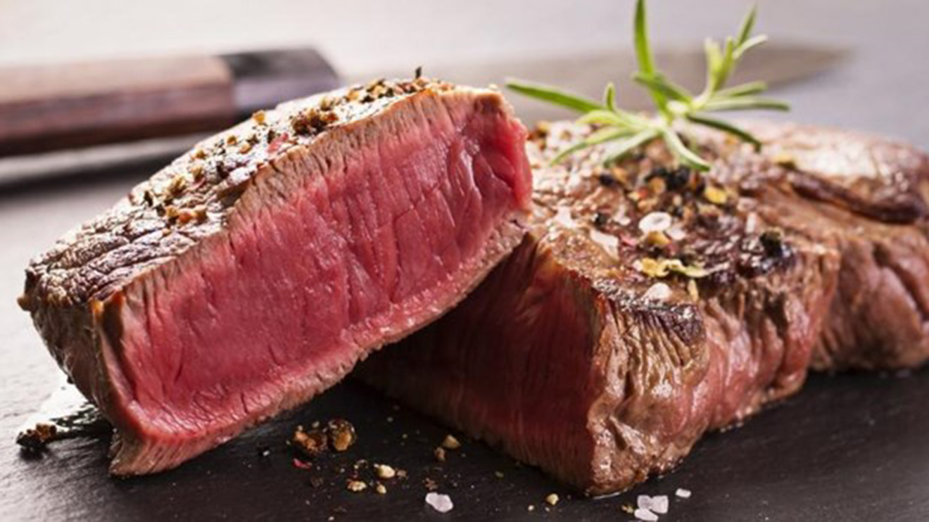 Phát hiện bất ngờ về mối liên hệ giữa tiêu thụ thịt đỏ và nguy cơ đột quỵ