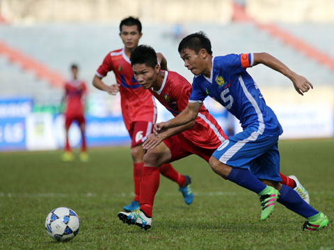 Không phải SLNA, Viettel (đỏ) và PVF (xanh) mới là những thế lực lớn nhất bóng đá trẻ Việt Nam hiện tại. Ảnh: Quang Liêm