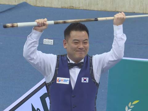 Cho Jae Ho ăn mừng với chức vô địch 3 băng thuyết phục