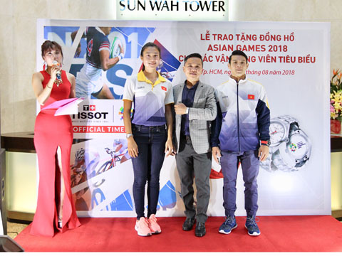 2 niềm hy vọng vàng của thể thao Việt Nam nhận được sự động viên tinh thần lớn trước giờ lên đường từ Tissot. Ảnh: QN