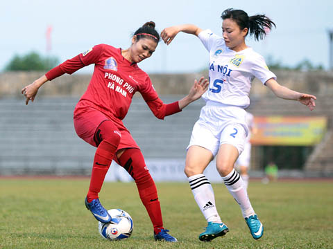 Đỗ Thị Nguyên ấn định chiến thắng 2-0 cho Phong Phú Hà Nam trước TNG Thái Nguyên. Ảnh: Anh Duy