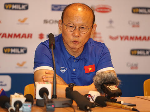 HLV Park Hang Seo sẽ không mạo hiểm với nhiều tân binh ở giải đấu số 1 châu Á sắp tới. Ảnh: Hoàng Linh