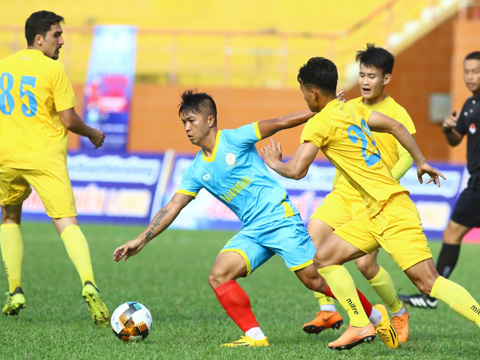 Đương kim Á quân V-League Thanh Hóa thất bại trước Sanna Khánh Hòa ở ngày ra quân Thiên Long Cup 2019 chiều 16-1. Ảnh: Đình Viên