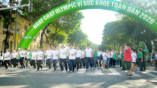 Ngày chạy Olympic Vì sức khoẻ toàn dân thu hút sự quan tâm lớn của người dân thành phố. Ảnh: Quốc Thanh