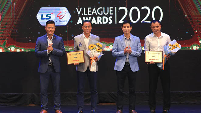 SLNA của HLV Quang Trường nhận giải phong cách năm ngoái. Ảnh: VPF