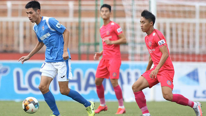 Sài Gòn FC (đỏ) đã thắng 1, hòa 1 trước Than Quảng Ninh năm ngoái nhưng năm nay, tình cảnh sẽ rất khác. Ảnh: VPF