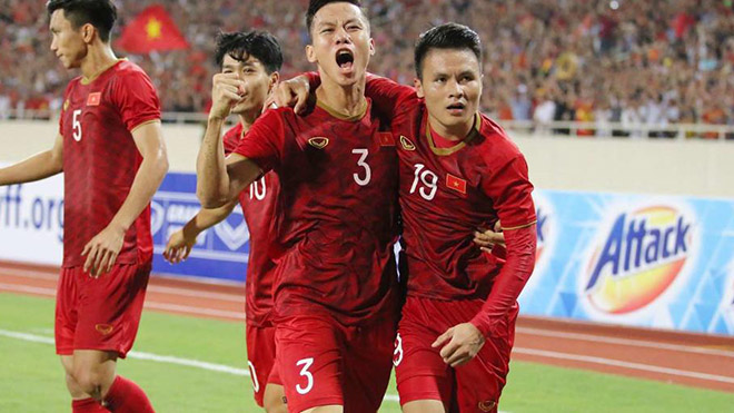 Ngọc Hải là người thực hiện đường chuyền để Quang Hải ghi siêu phẩm vào lưới Malaysia năm 2019 ở Mỹ Đình. Ảnh: AFC