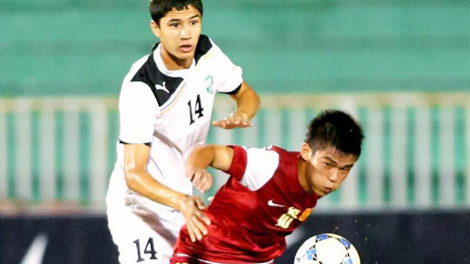 Thái Sung trong màu áo U19 Việt Nam gặp U19 Uzbekistan năm 2012. Ảnh: Anh Hùng