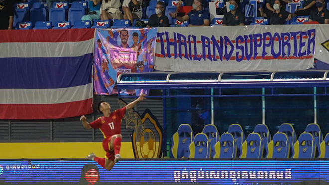 Bàn thắng của Trung Thành trong hiệp 1 khiến U23 Thái Lan thất bại tối thiểu hôm 22-2. Ảnh: VFF