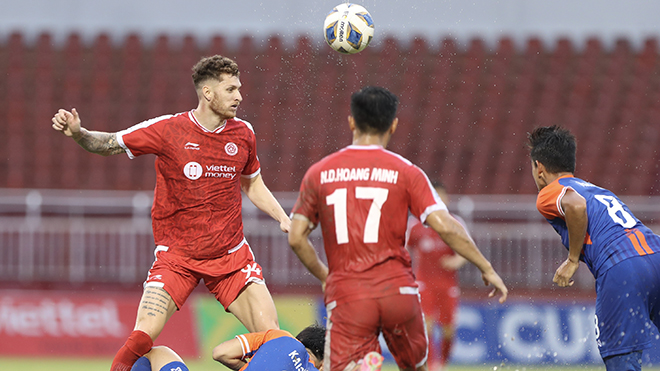 Geovane và Hoàng Minh là những người ghi 3 bàn thắng cho Viettel vào lưới Hougang United vào chiều 30-6 trên sân Thống Nhất. Ảnh: VFF