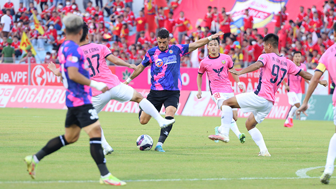 Các ngoại binh Sài Gòn FC đồng loạt toả sáng để giúp CLB này thắng trận đầu tiên mùa giải 2022. Ảnh: SGFC