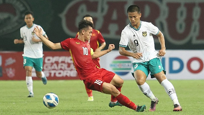 Văn Khang và các đồng đội đã tự tin hơn hẳn so với trận hoà U19 Indonesia ngày khai màn giải đấu. Ảnh: Garuda