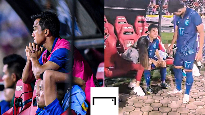Thái Lan thất vọng não nề sau trận thua Malaysia tối 22-9. Ảnh: Goal
