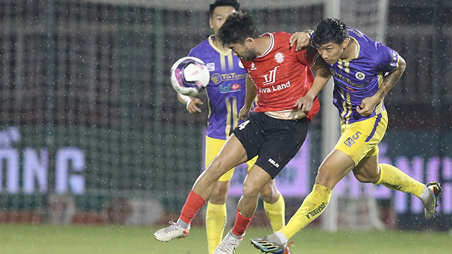 Đội bóng của Lee Nguyễn thua sốc Hà Nội FC tối 19-10 ngay tại sân nhà. Ảnh: VPF