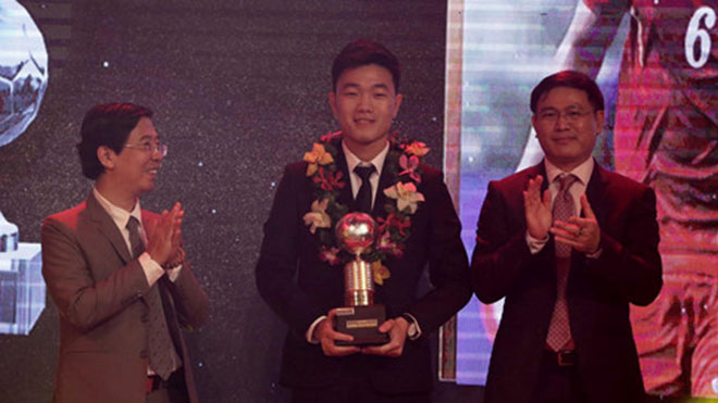 Xuân Trường là cầu thủ HAGL duy nhất có tên trong TOP 3 giải thưởng Quả bóng vàng Việt Nam trong lịch sử giải thưởng này thành lập từ năm 1995. Ảnh: VT