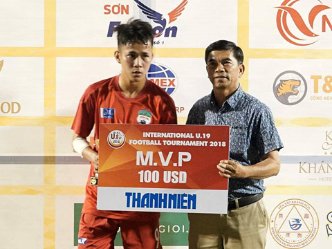 Minh Bình là cầu thủ ấn tượng nhất của U19 HAGL hiện tại. Ảnh: Anh Lập