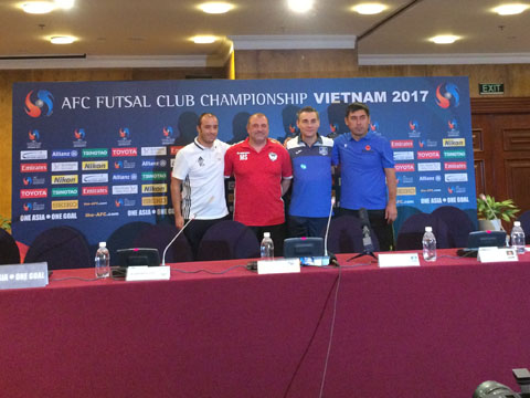Đại diện các đội bóng ở bảng A giải futsal các CLB châu Á 2017. Ảnh: Quang Liêm