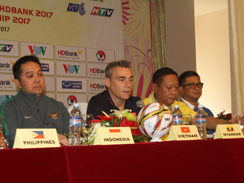 HLV Rodrigo tỏ ra không mấy tự tin về cơ hội vô địch của Việt Nam ở giải năm nay. Ảnh: L.H