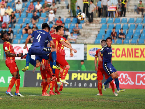 Đây là bàn thắng đầu tiên ở sân chơi V-League của Hồ Tấn Tài. Ảnh: Quang Liêm