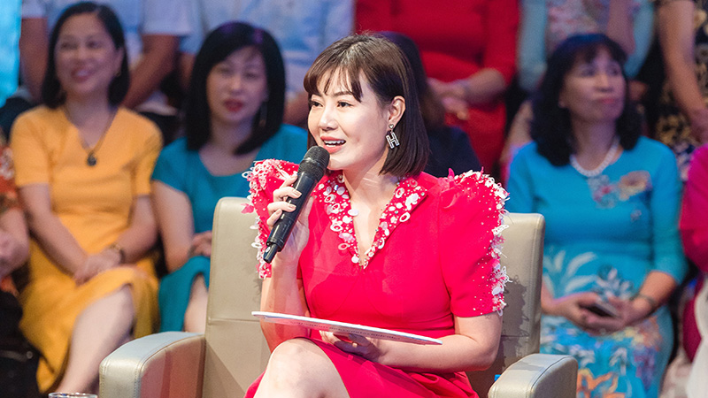 Diễn viên Bá Anh, Thanh Hương kể ký ức khó quên ngày Việt Nam mới có internet