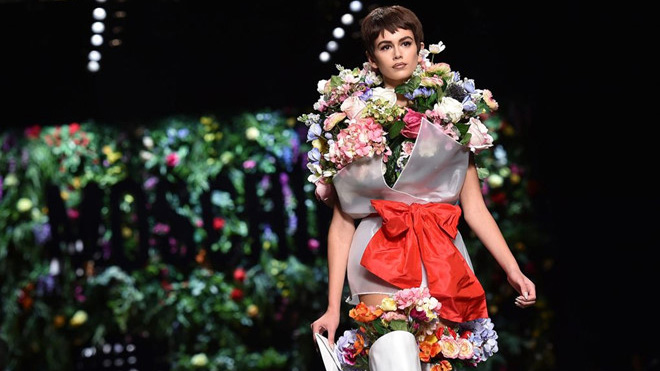 Con gái Cindy Crawford: 16 tuổi đã ‘khuynh đảo’ các tuần lễ thời trang quốc tế