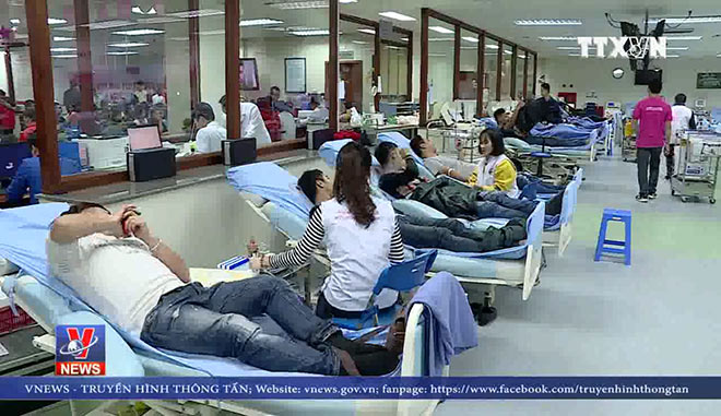 Nhiều người tình nguyện hiến máu trước nguy cơ cạn kiệt nhóm máu O