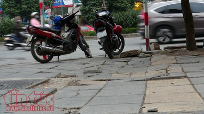 'Đại công trình' lát đá vỉa hè ở Hà Nội đã bị các quận, huyện 'bóp méo'