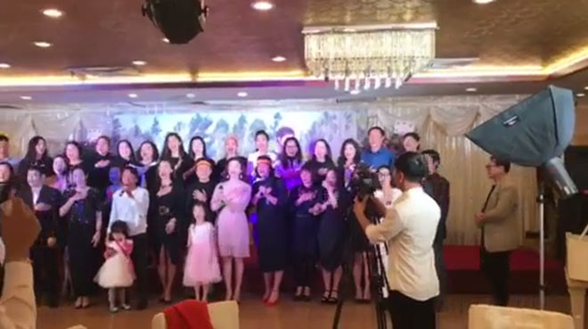 VIDEO Quyền Cục trưởng Cục NTBD đệm piano cho ca sĩ hát Quốc ca mừng U23 Việt Nam