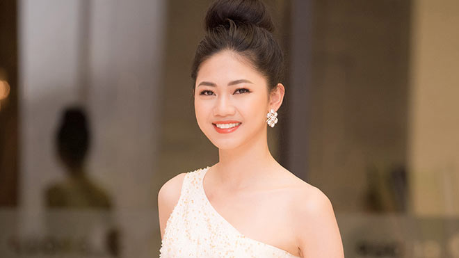 Á hậu Thanh Tú phủ nhận 'tin đồn' thi Hoa hậu Quốc tế 2018