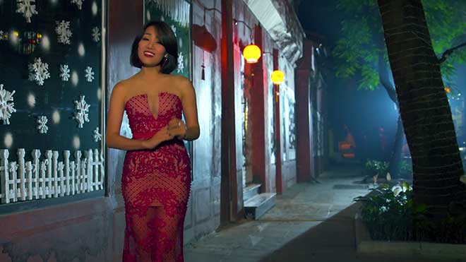 VIDEO Ca sĩ Minh Thu tặng fan MV 'Bài thánh ca buồn' mùa Giáng sinh