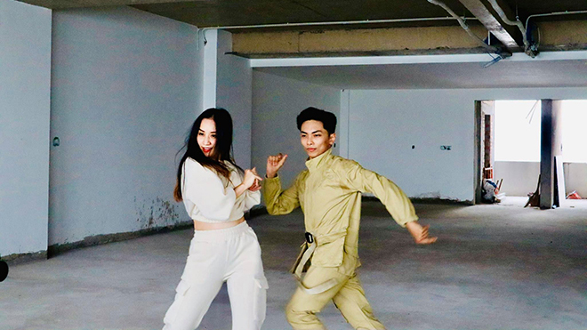 Khánh Thi 'làm mới' vũ đạo bài hit 'ON' của BTS bằng dance sport