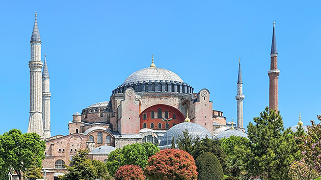 Tranh cãi nổ ra sau khi Thổ Nhĩ Kỳ chuyển bảo tàng Hagia Sophia thành thánh đường Hồi giáo