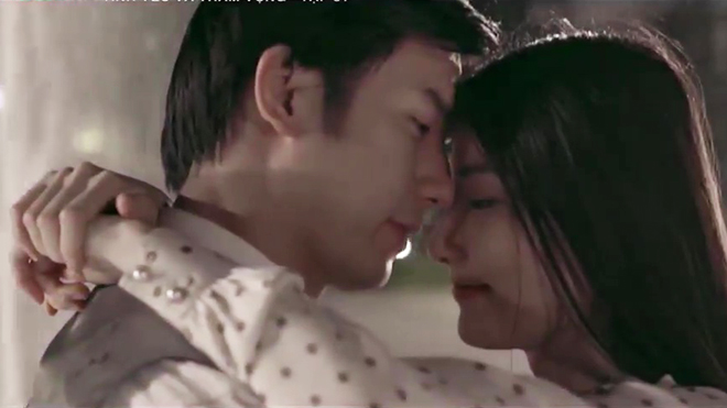 Phim 'Tình yêu và tham vọng' lộ kết thúc: Minh - Linh yêu ngọt lịm, Sơn bị người đẹp 'cưỡng hôn'