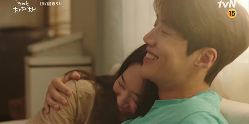 Khoảnh khắc hẹn hò lãng mạn của Hye Jin và Doo Shik trong 'Hometown Cha-Cha-Cha'