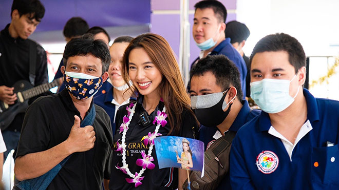 Hoa hậu Thùy Tiên giản dị trong hoạt động từ thiện tại Thái Lan