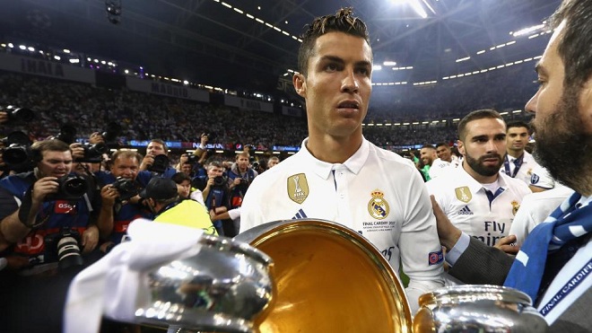 'Siêu cò' Mendes đã gặp chủ tịch Real để chốt tương lai của Ronaldo