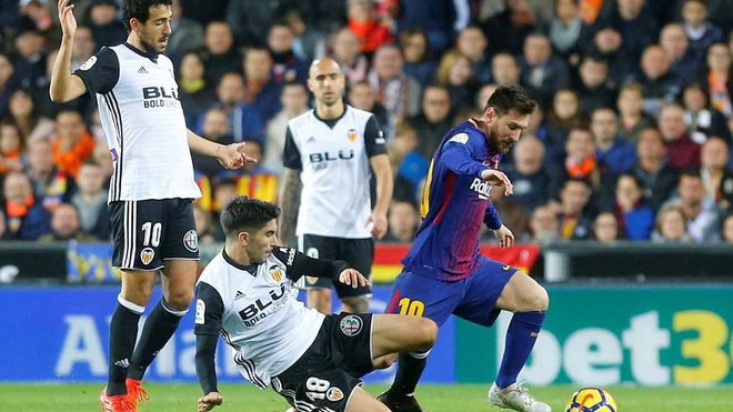 ĐIỂM NHẤN Valencia 1-1 Barca: Bàn thắng bị 'đánh cắp'. Messi không ghi bàn vẫn tuyệt vời